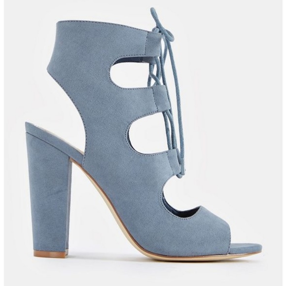 Shoe - Picture 2 of 4